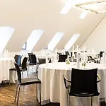 Townhouse Hotel 5*