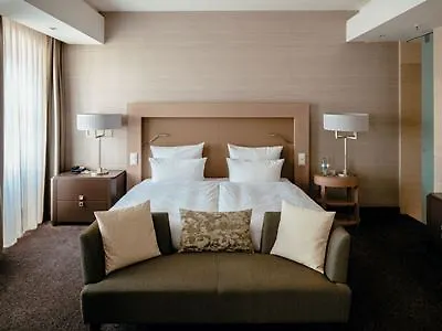 Townhouse Hotell 5*