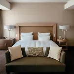 Townhouse Szálloda 5*