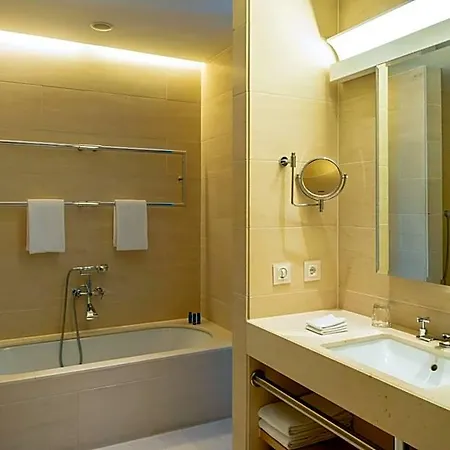 Hotel The Cloud One Dresden-Frauenkirche 5*
