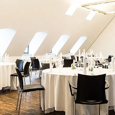 Townhouse Szálloda 5*